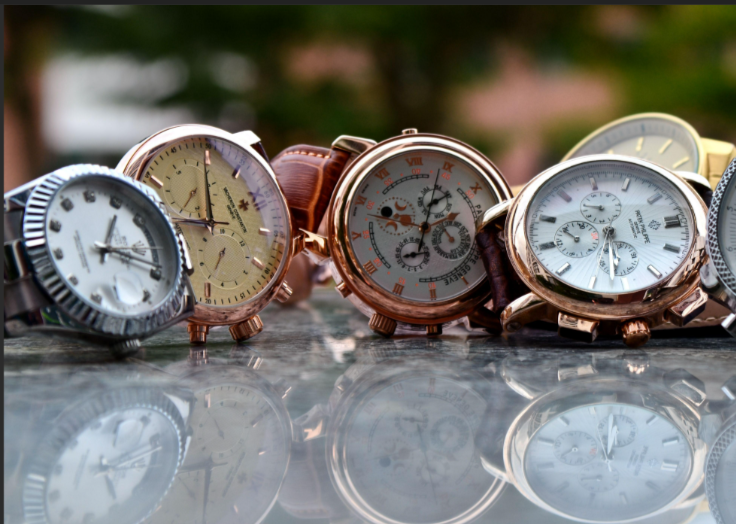 🏙️ The Watch Bar